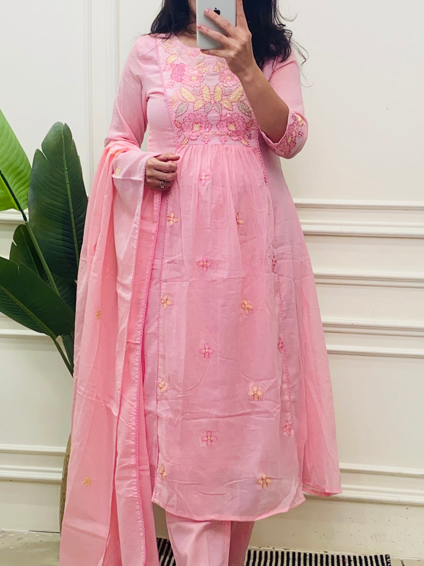 Baby pink Mulcotton thread embroidery kurta set