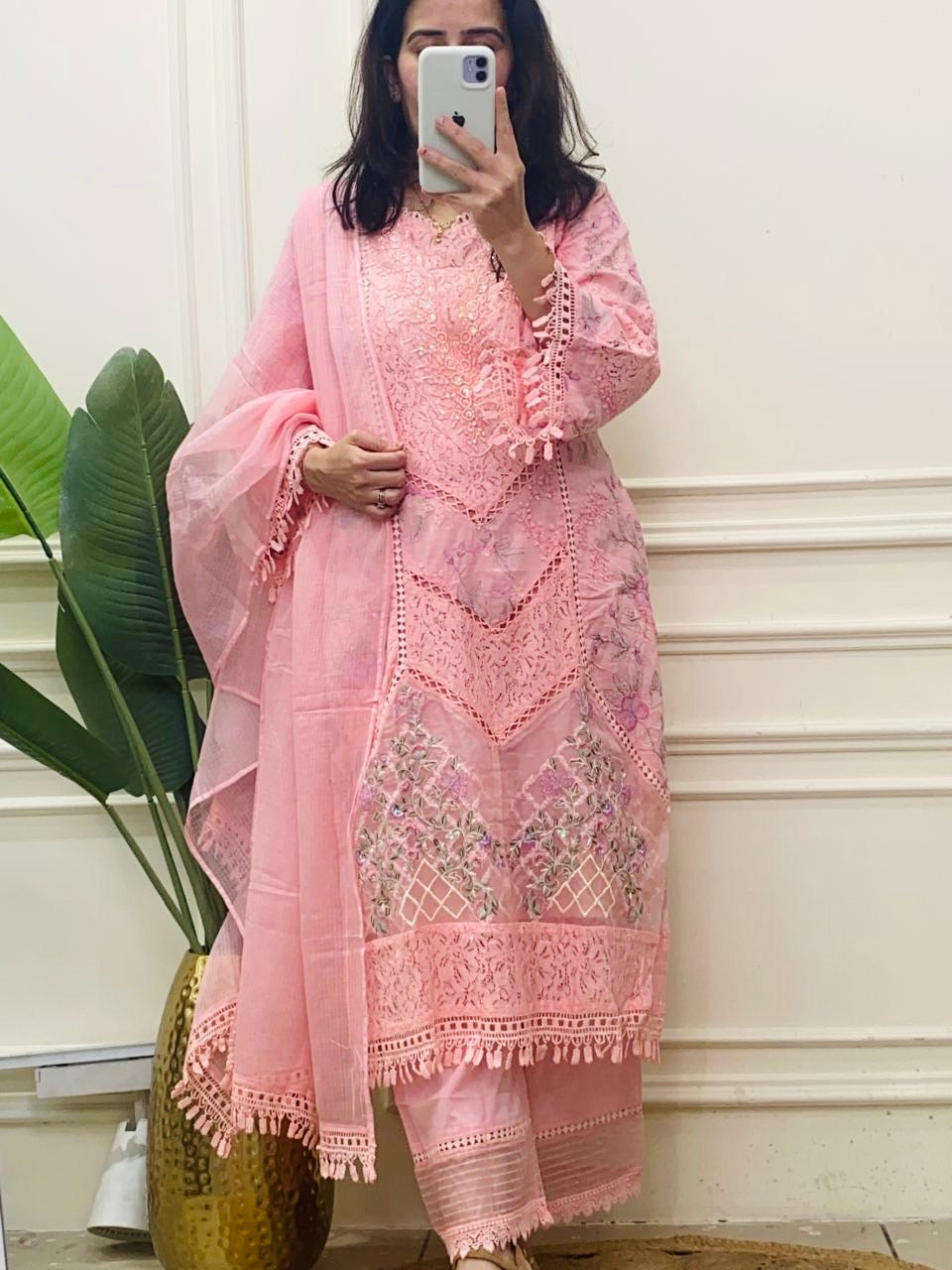 Baby pink laced pakistani kurta set