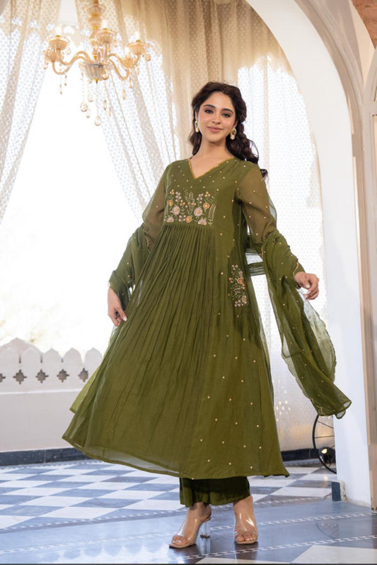 Pure mulchanderi yolk embroidery kurta set